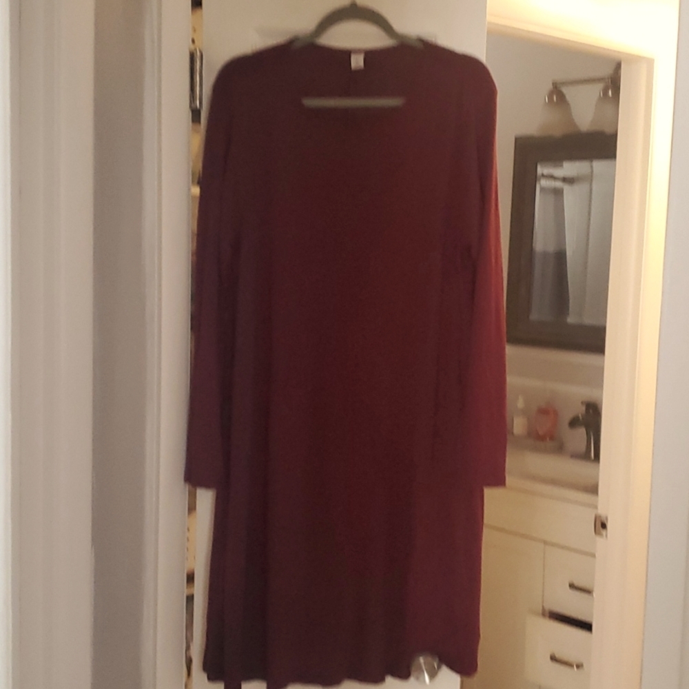Womens 3/4 sleeve maroon dress